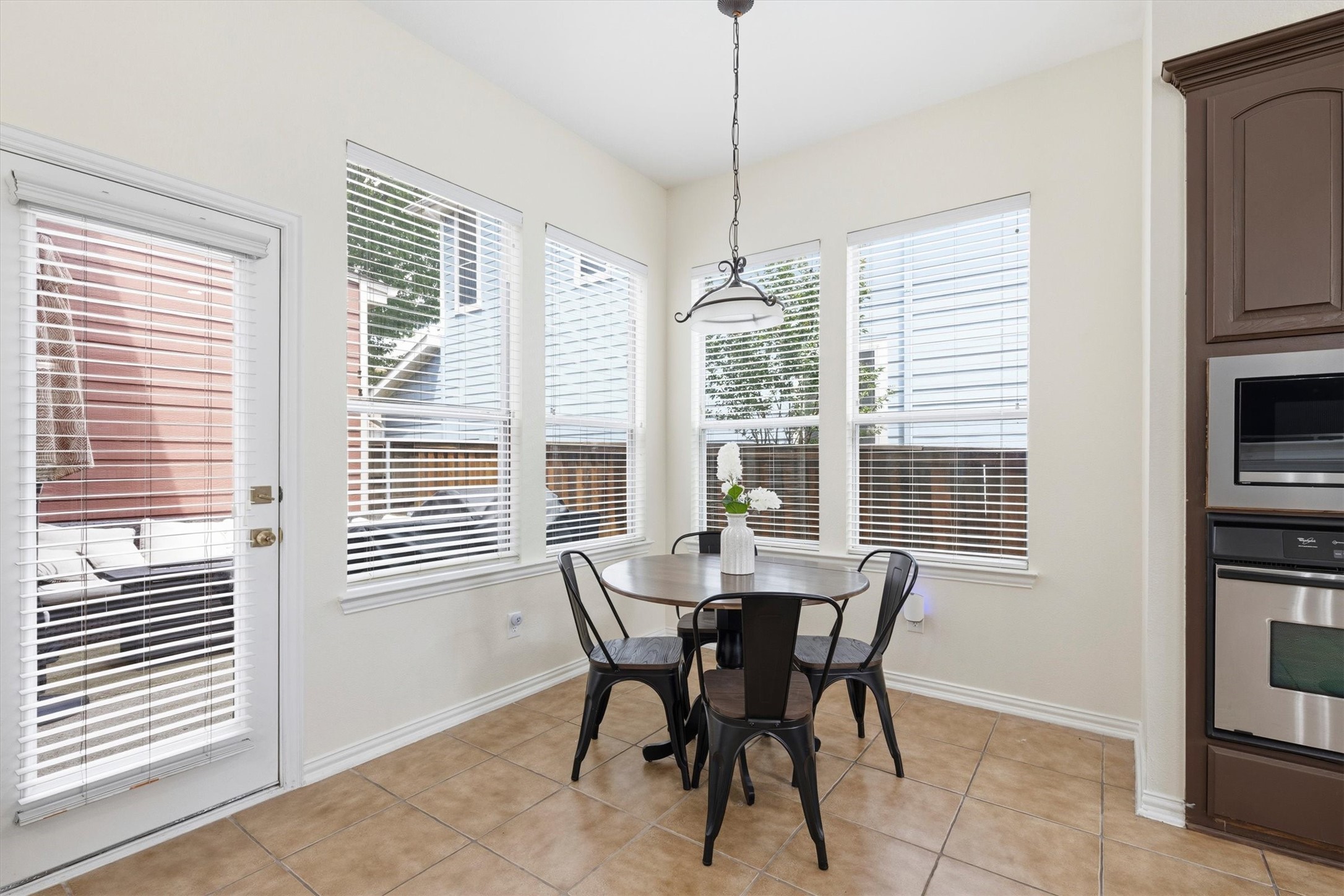 2520 Kodiak Circle Euless TX 76039