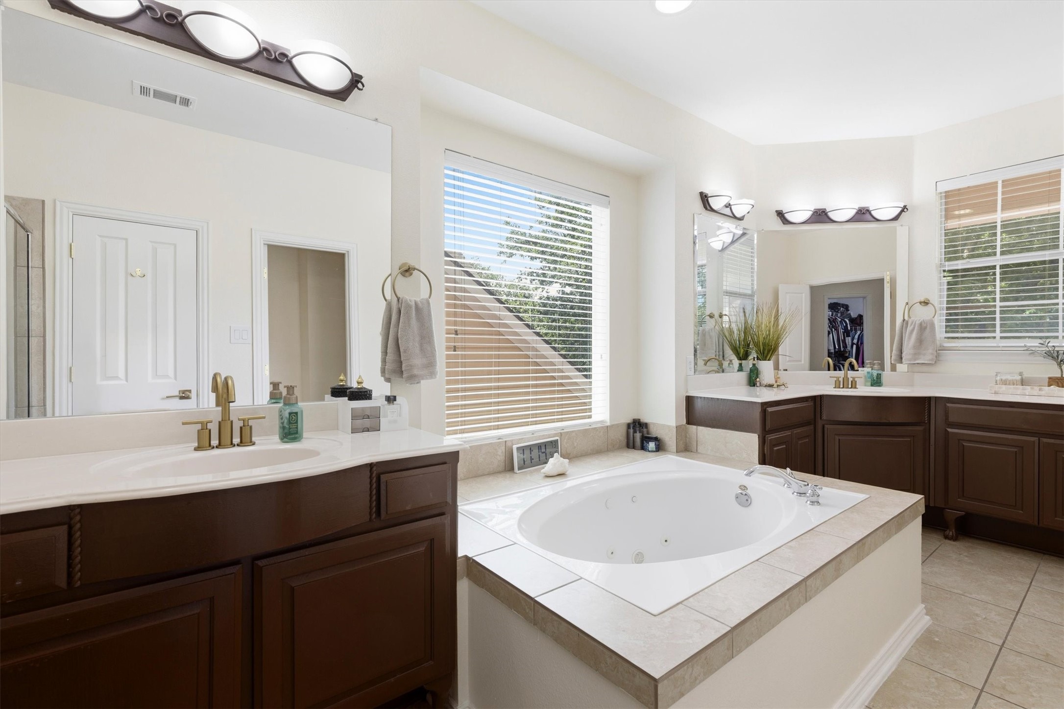2520 Kodiak Circle Euless TX 76039