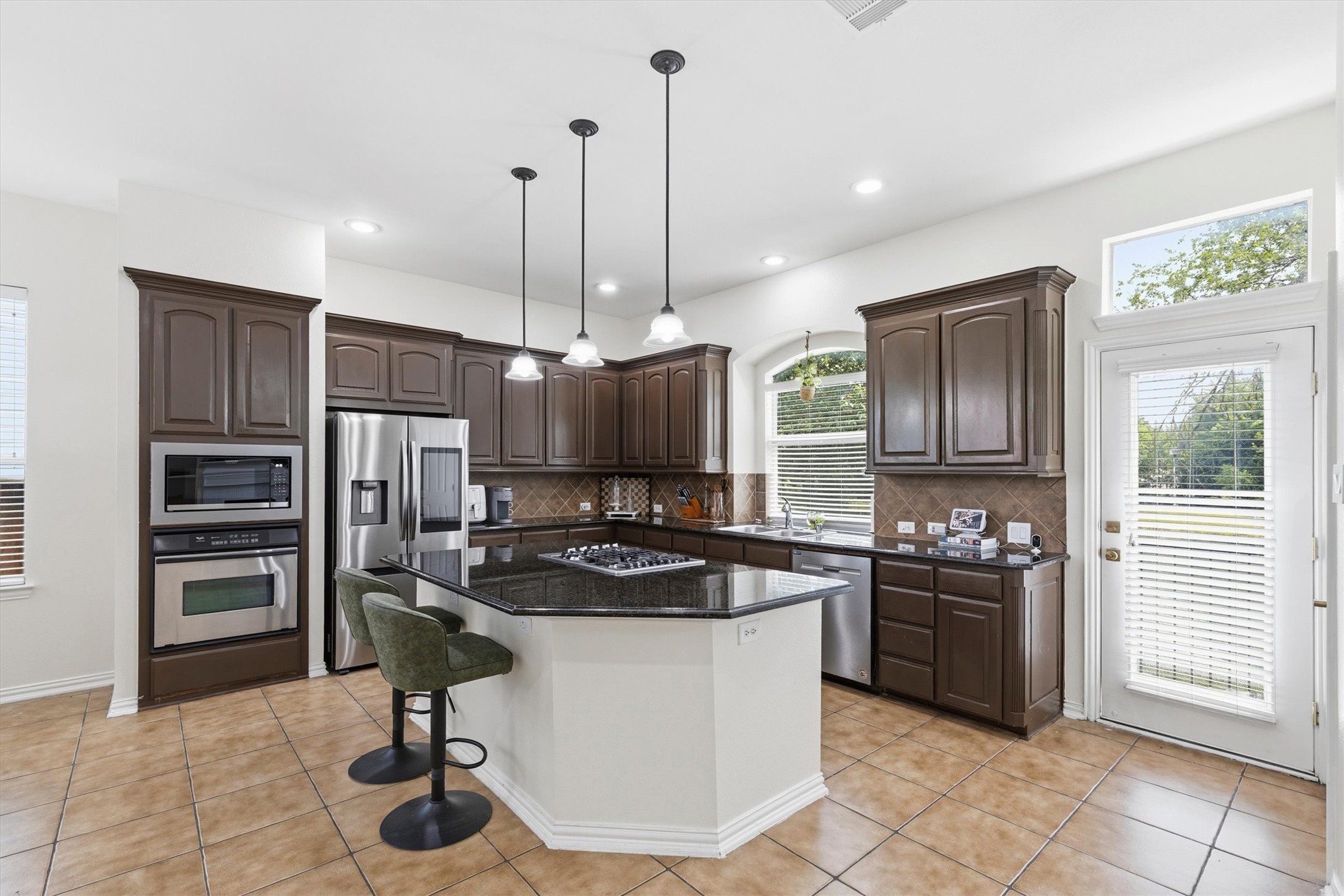 2520 Kodiak Circle Euless TX 76039