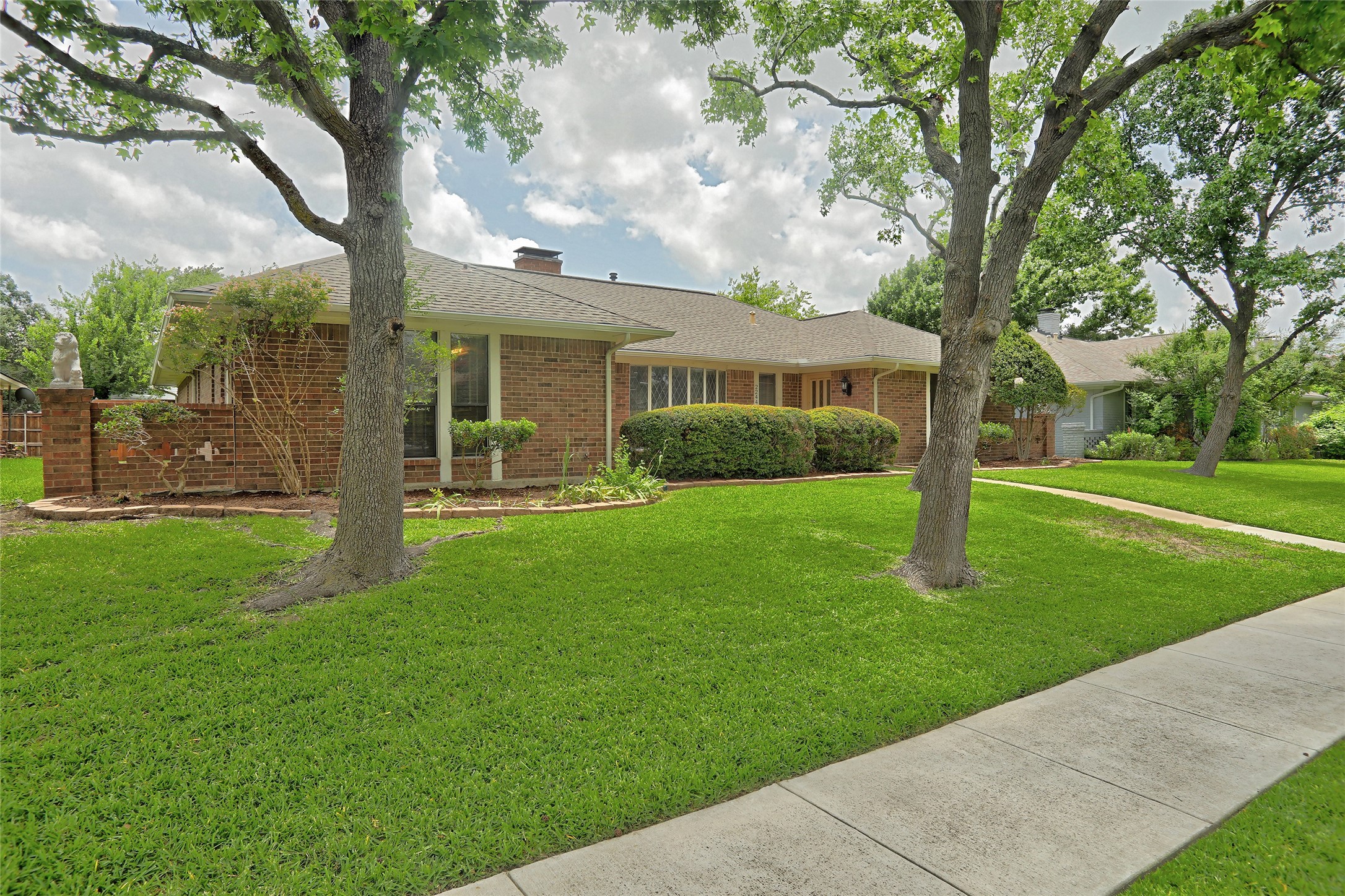2244 Woodcreek Carrollton TX 75006