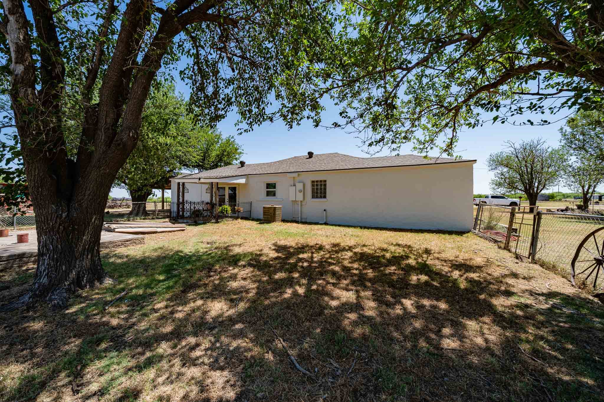 165 Jefferson Avenue Sagerton TX 79548