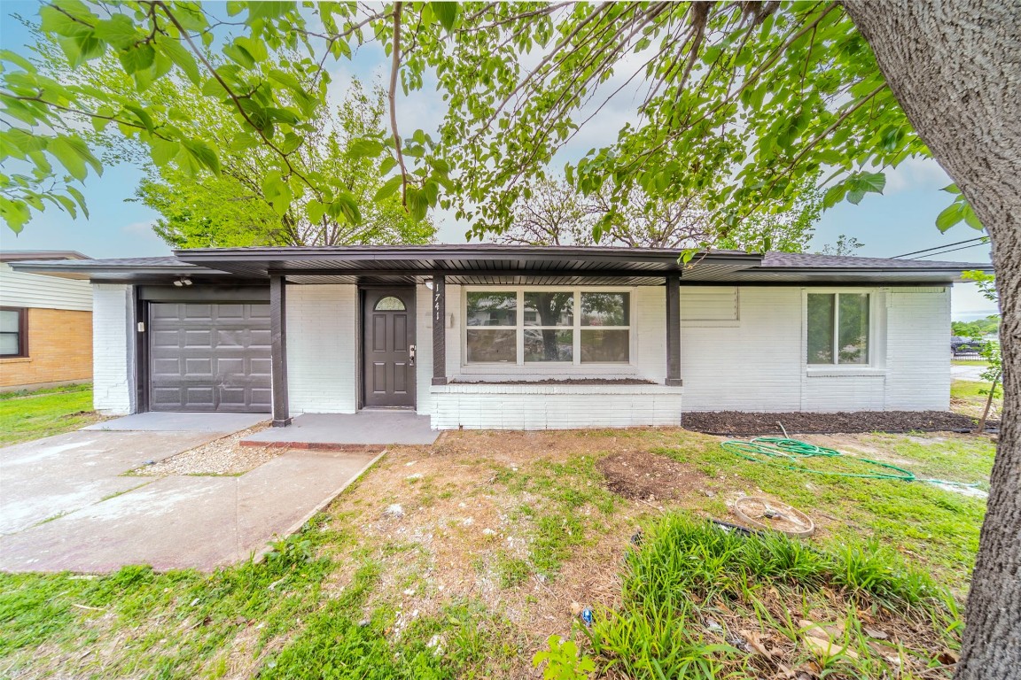 1741 Glen Key Street Grand Prairie TX 75051