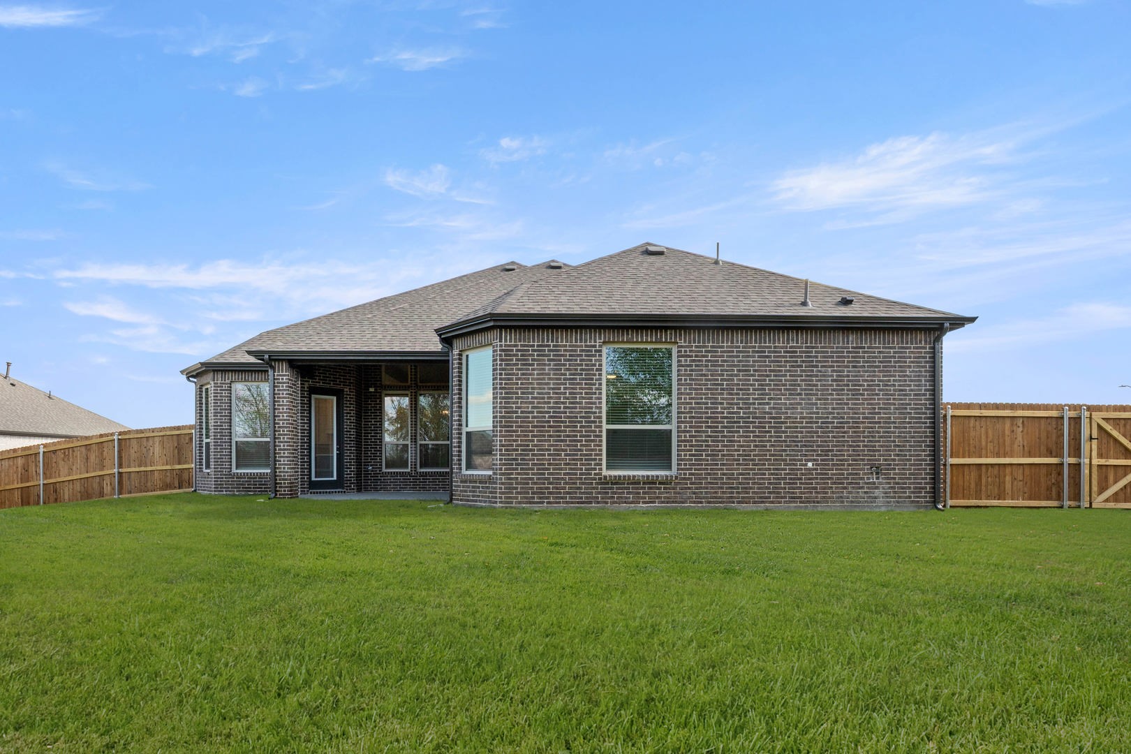 621 S Hidden Lakes Desoto TX 75115