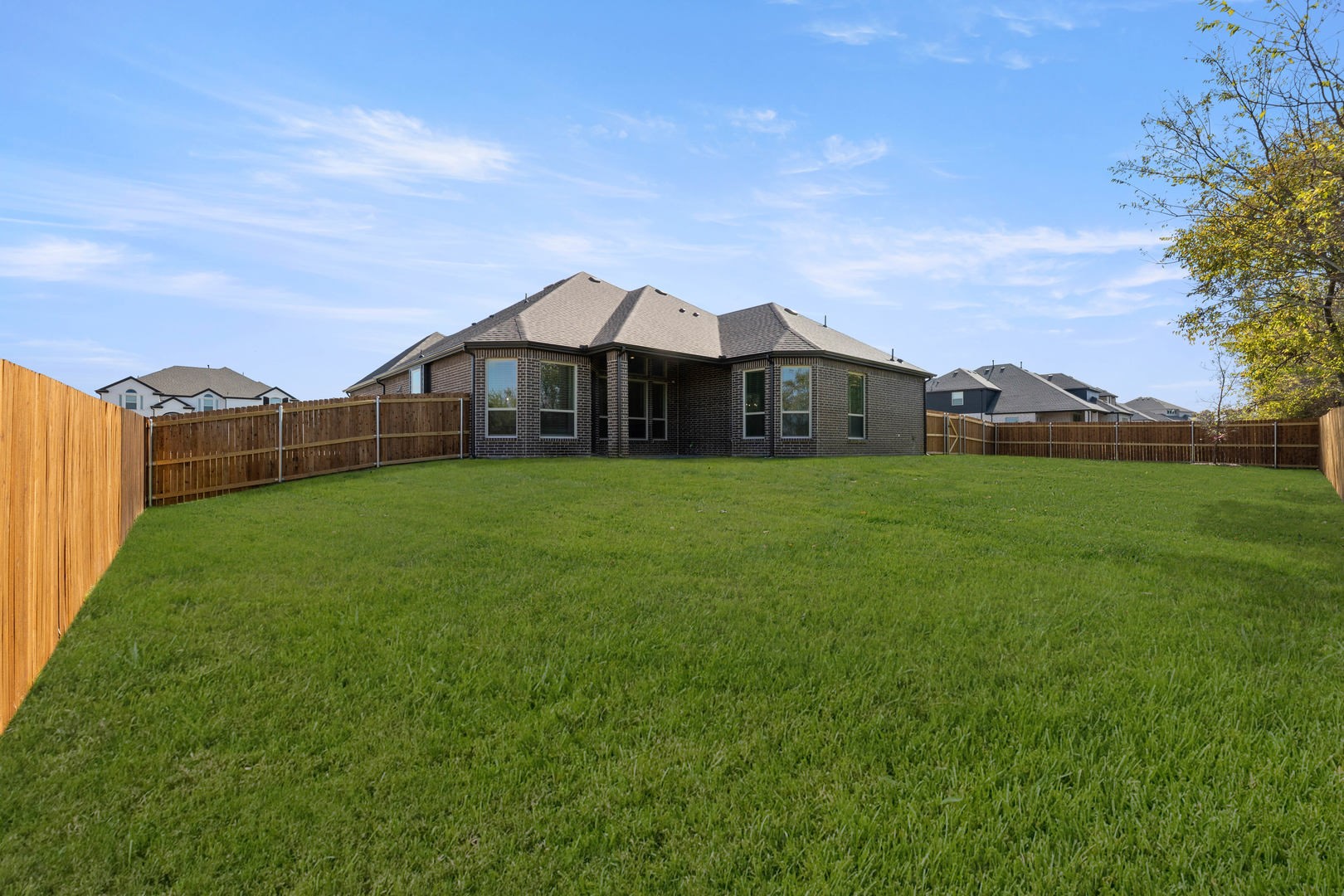 621 S Hidden Lakes Desoto TX 75115