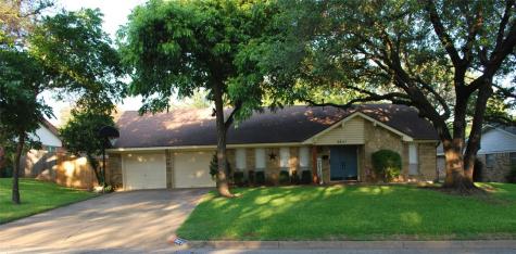 3821 Sunnydale Drive Benbrook TX 76116