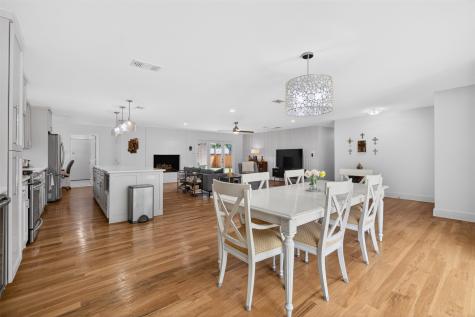 6233 Crestmont Drive Dallas TX 75214