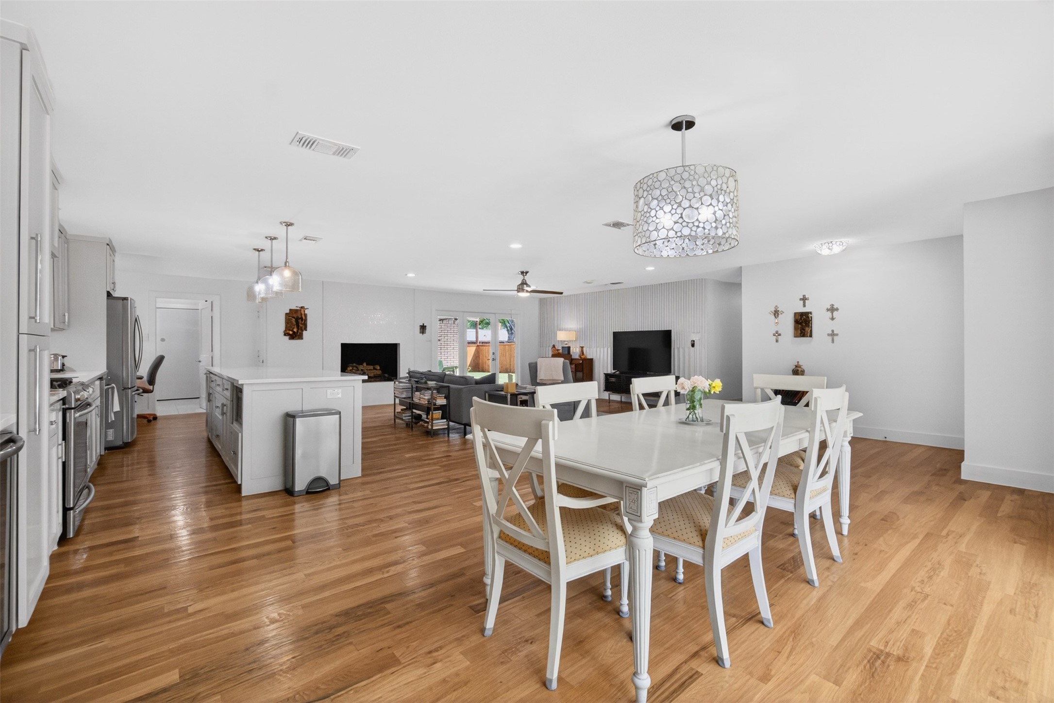 6233 Crestmont Drive Dallas TX 75214