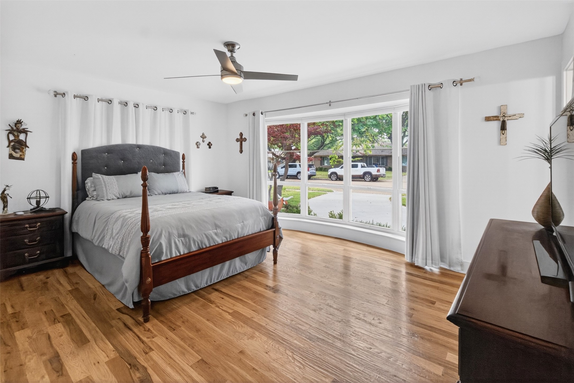 6233 Crestmont Drive Dallas TX 75214