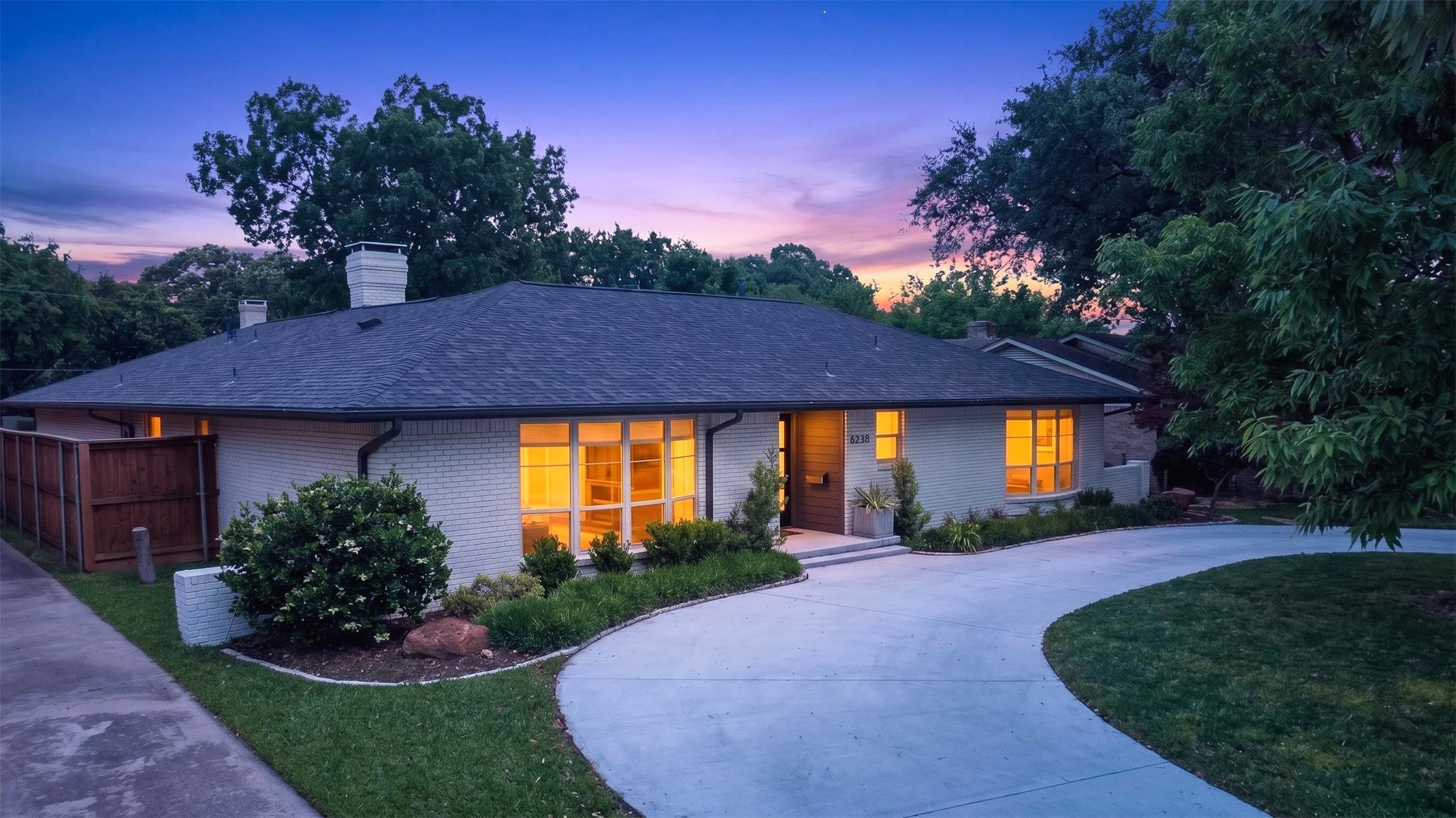 6233 Crestmont Drive Dallas TX 75214