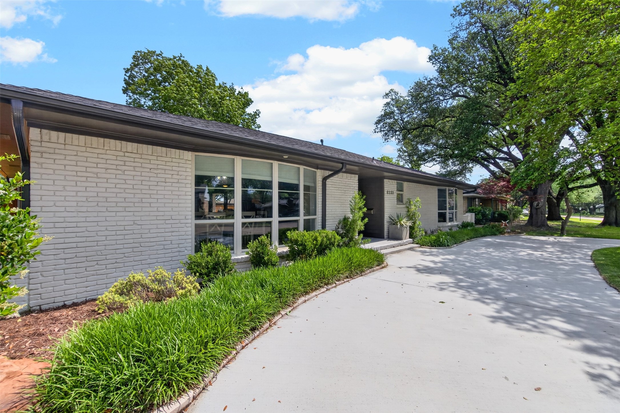 6233 Crestmont Drive Dallas TX 75214