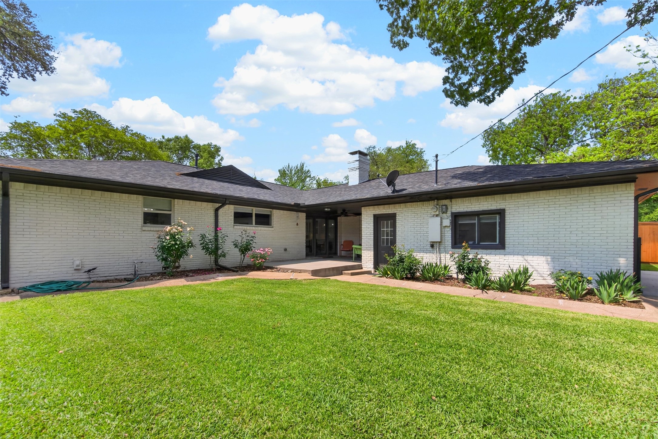 6233 Crestmont Drive Dallas TX 75214