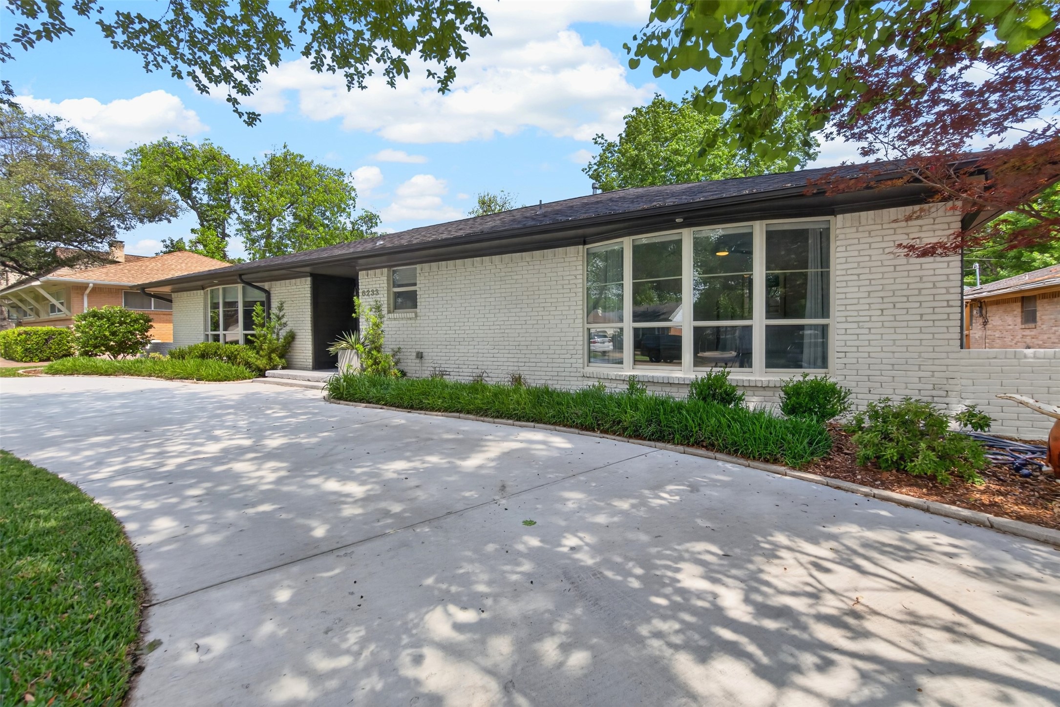 6233 Crestmont Drive Dallas TX 75214