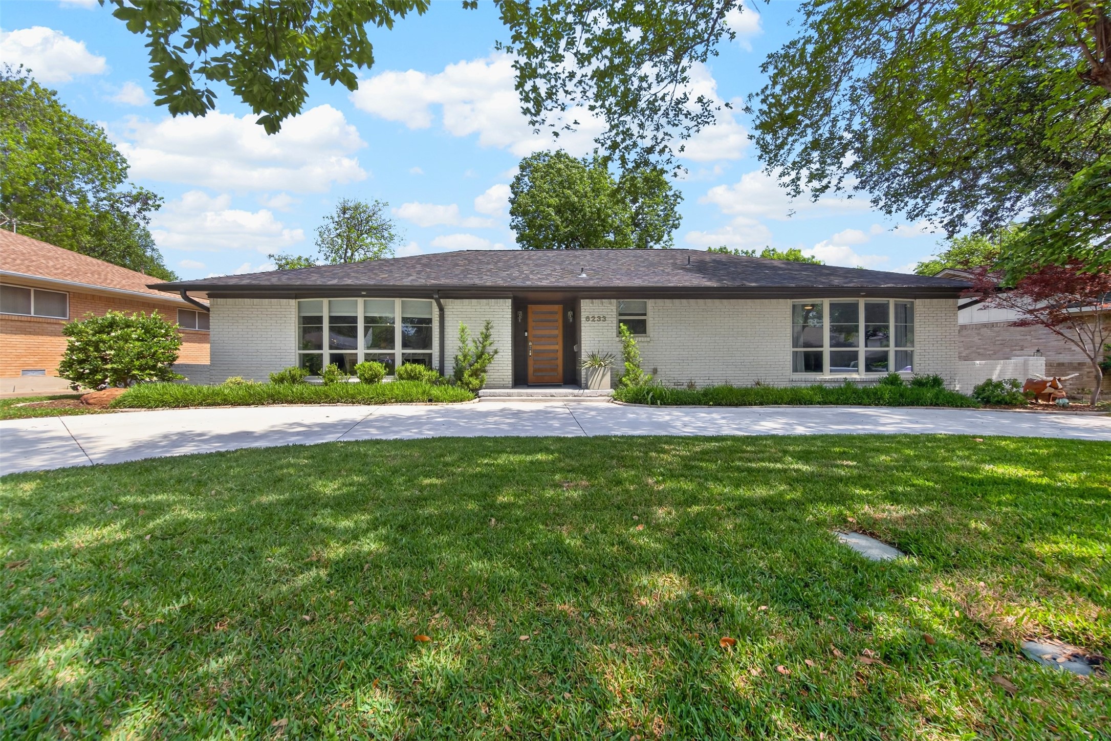 6233 Crestmont Drive Dallas TX 75214