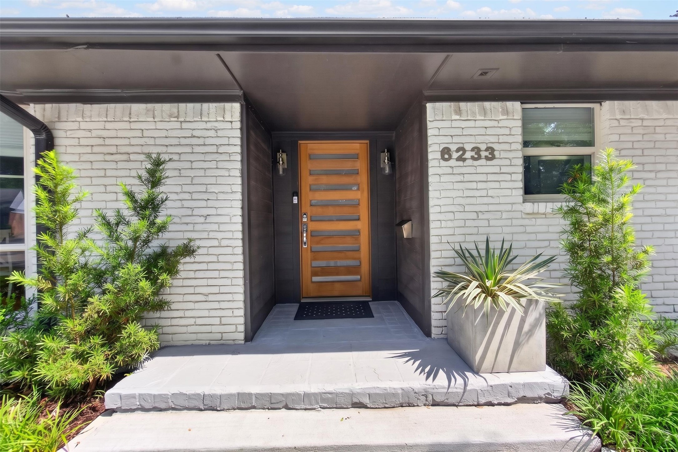 6233 Crestmont Drive Dallas TX 75214