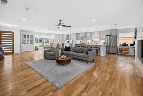 6233 Crestmont Drive Dallas TX 75214
