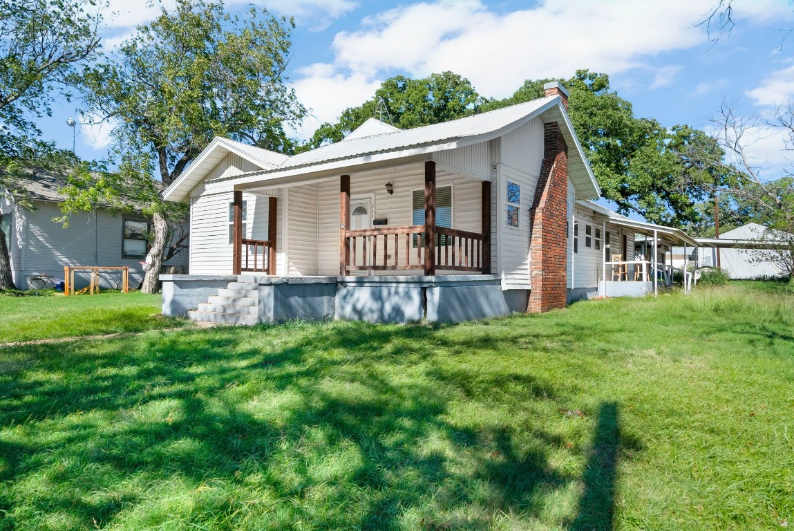 711 E 22nd Street Cisco TX 76437