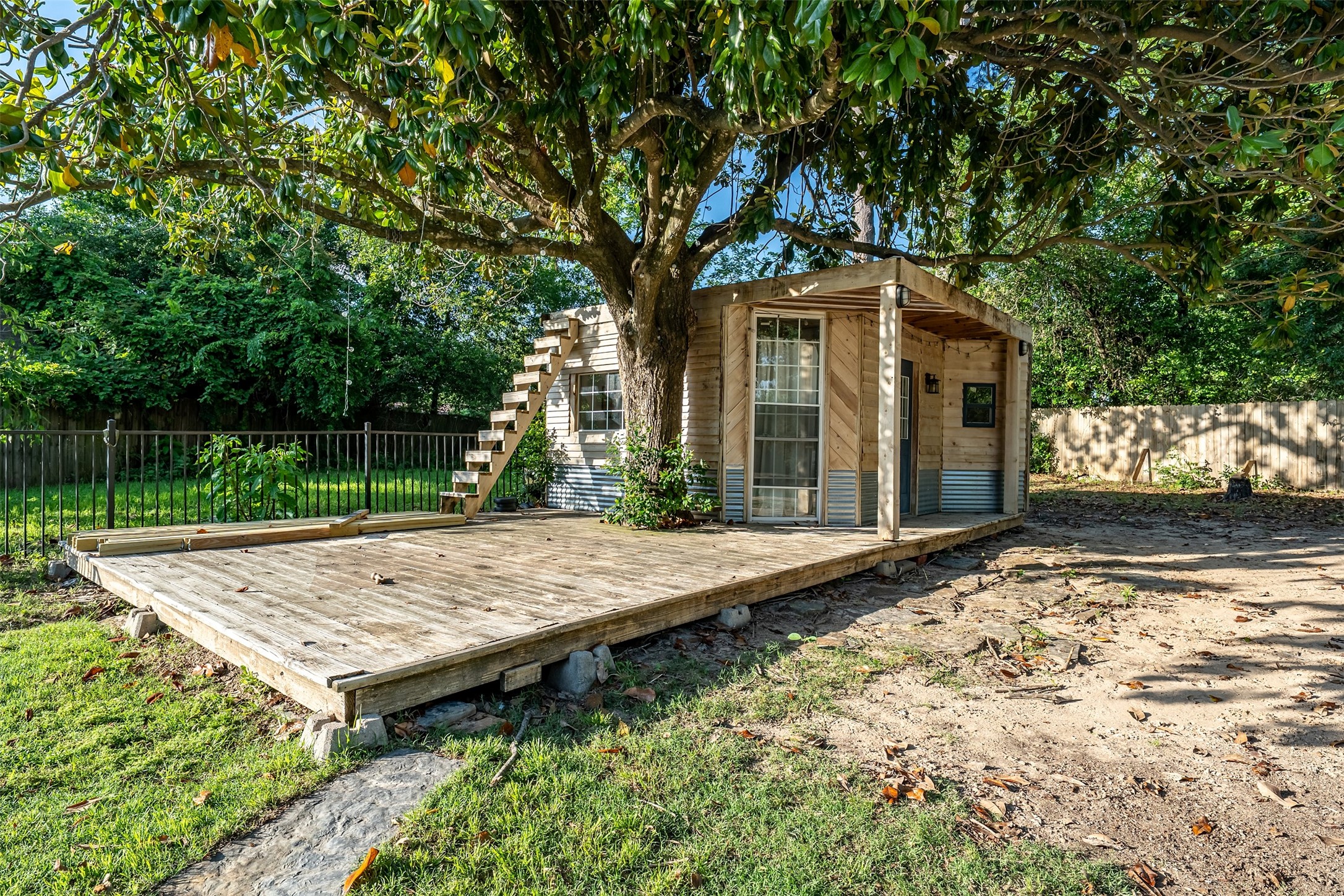 3020 Meadowlark Tyler TX 75701