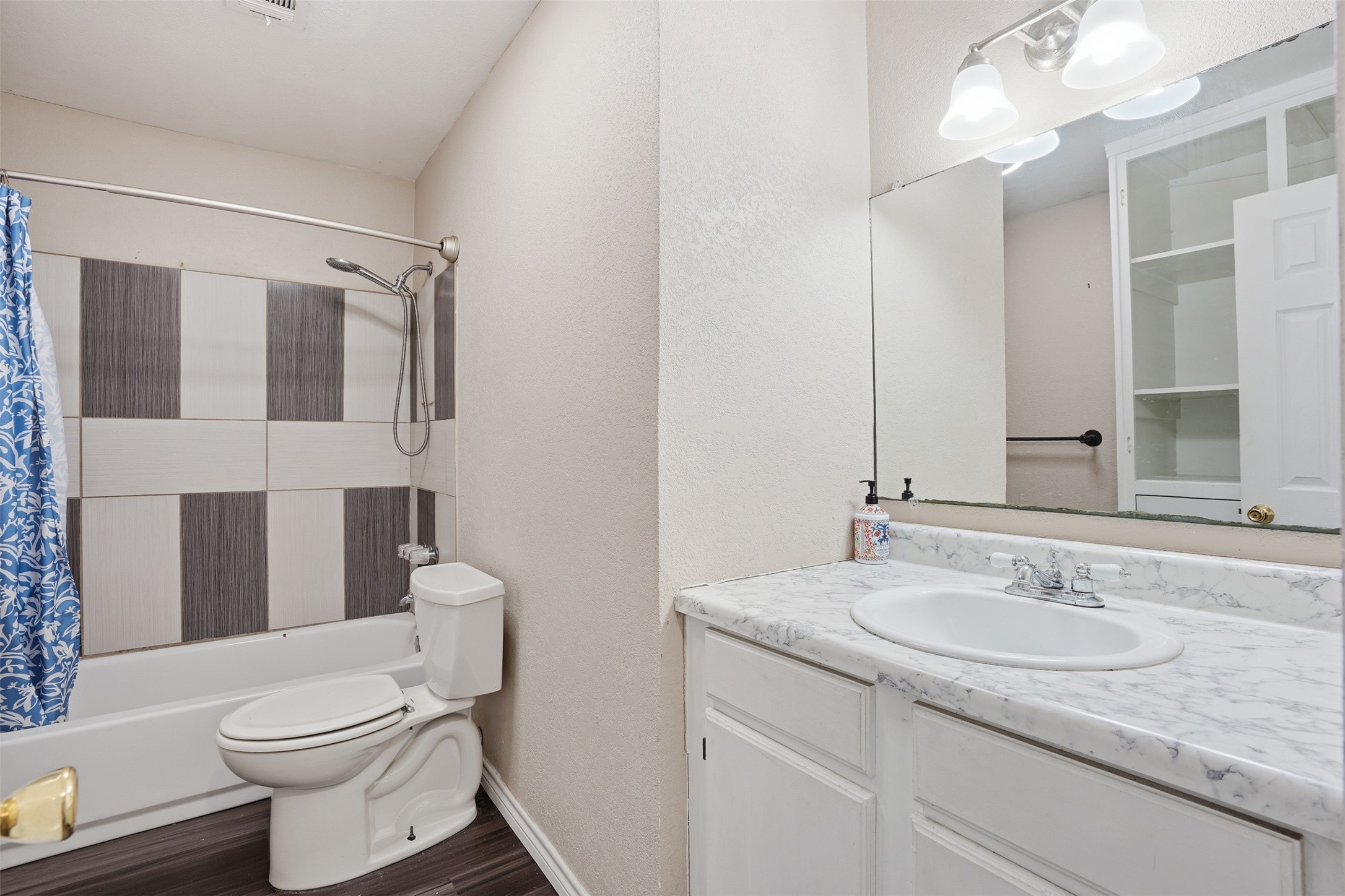 1724 E Crestway Drive West Tawakoni TX 75474