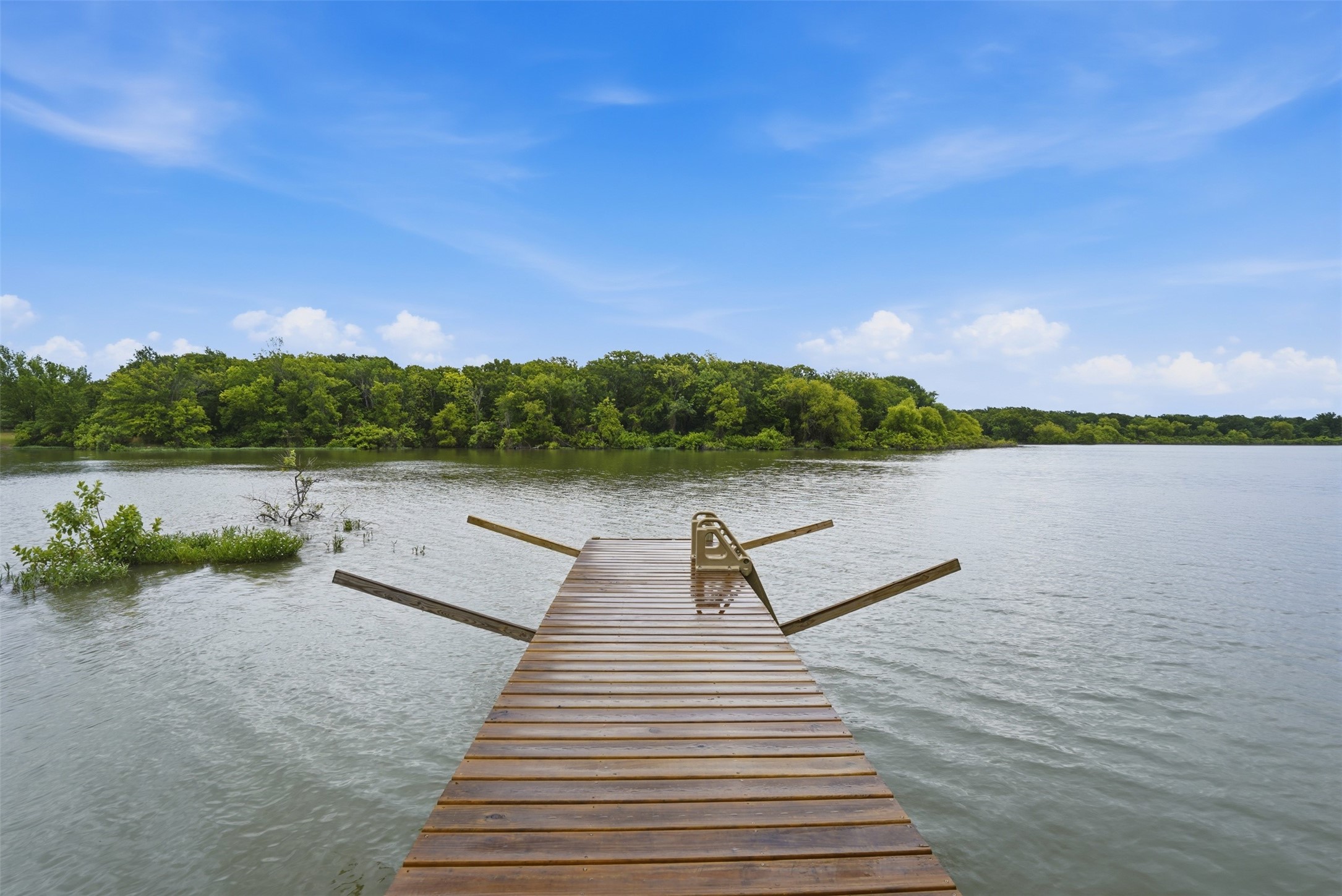 1724 E Crestway Drive West Tawakoni TX 75474