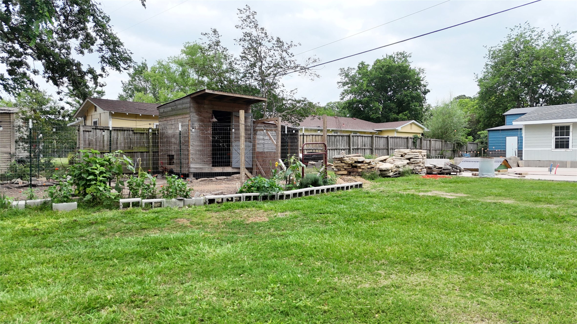 1724 E Crestway Drive West Tawakoni TX 75474