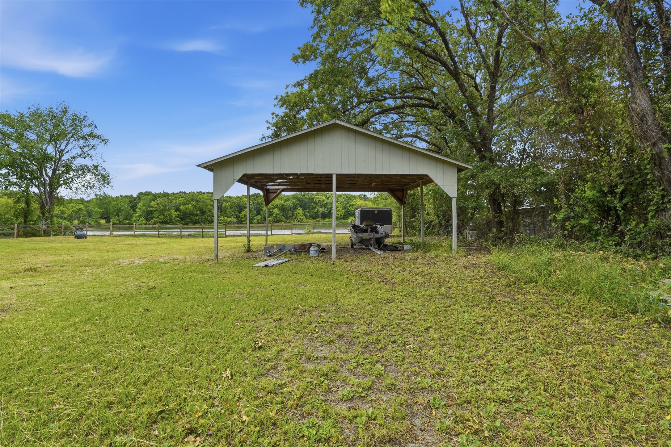 1724 E Crestway Drive West Tawakoni TX 75474