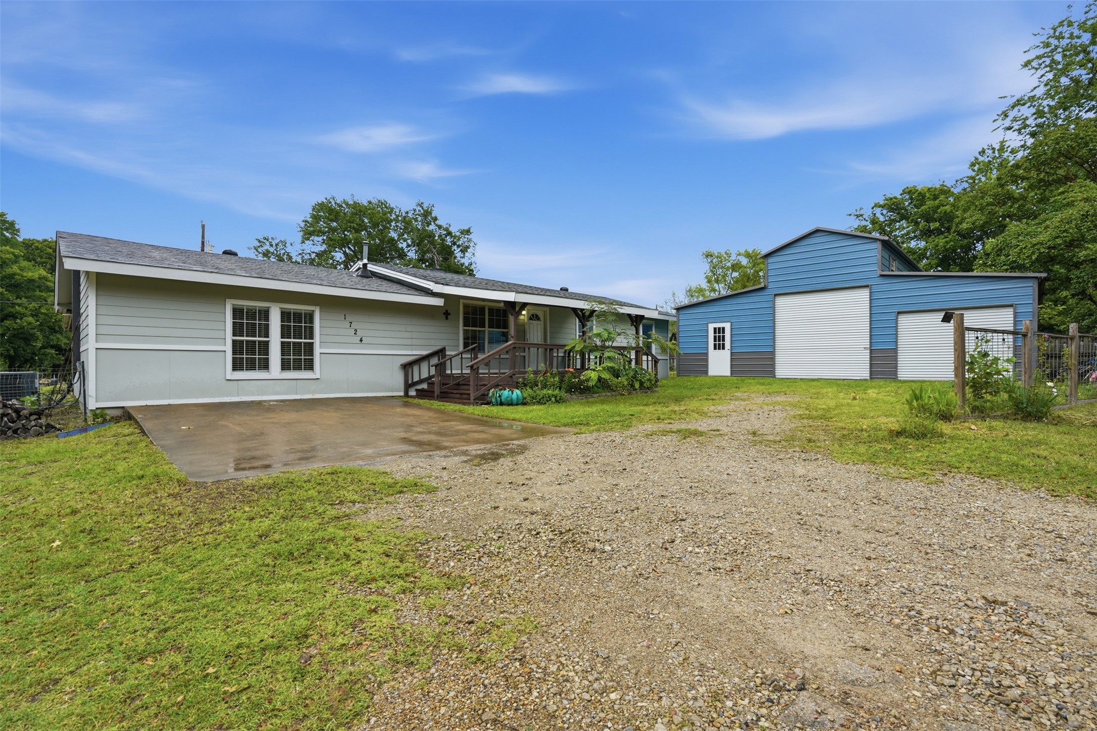 1724 E Crestway Drive West Tawakoni TX 75474