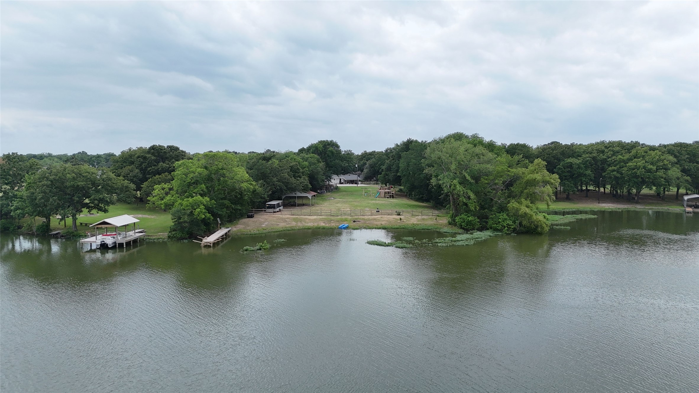 1724 E Crestway Drive West Tawakoni TX 75474