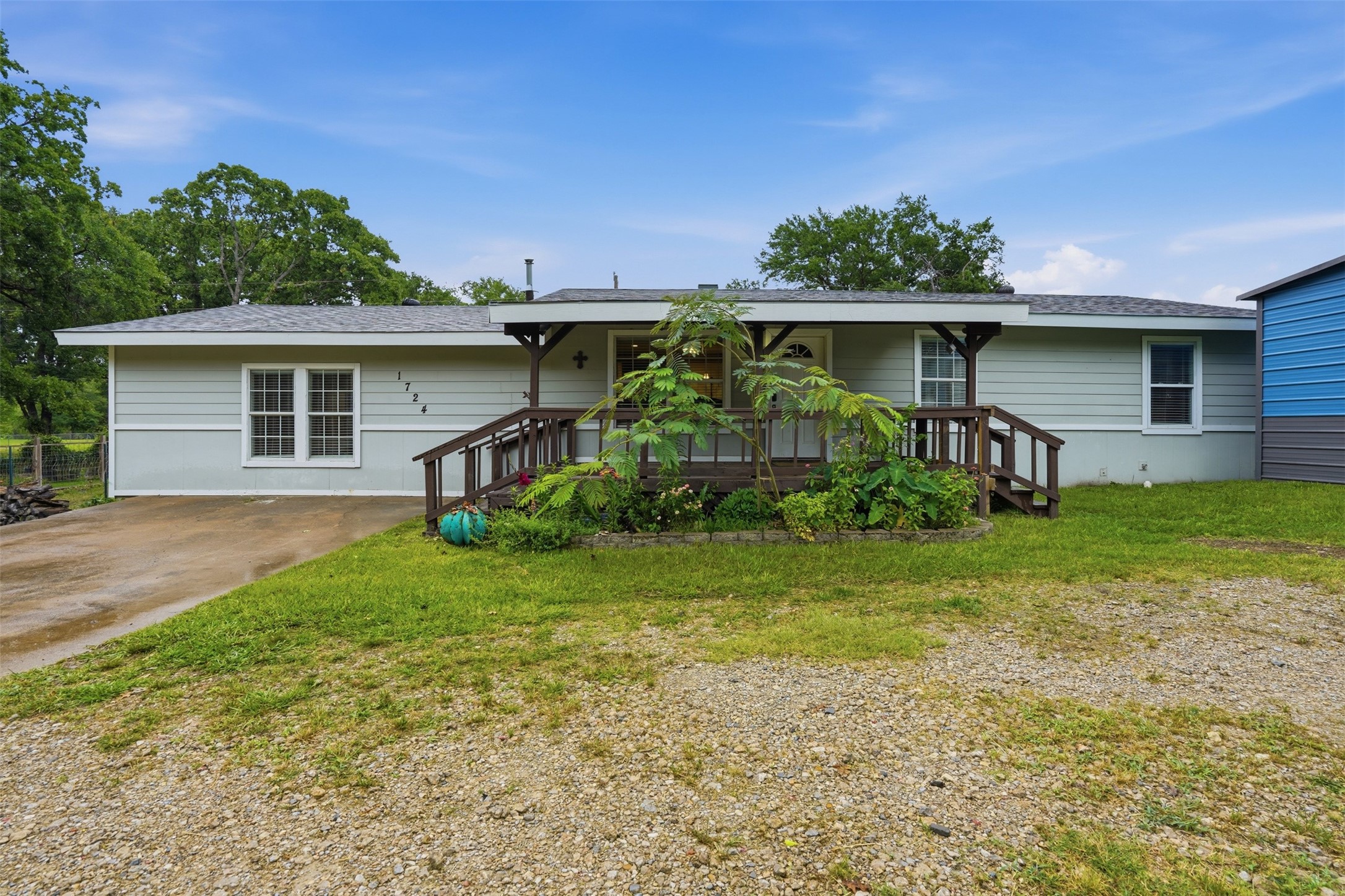 1724 E Crestway Drive West Tawakoni TX 75474