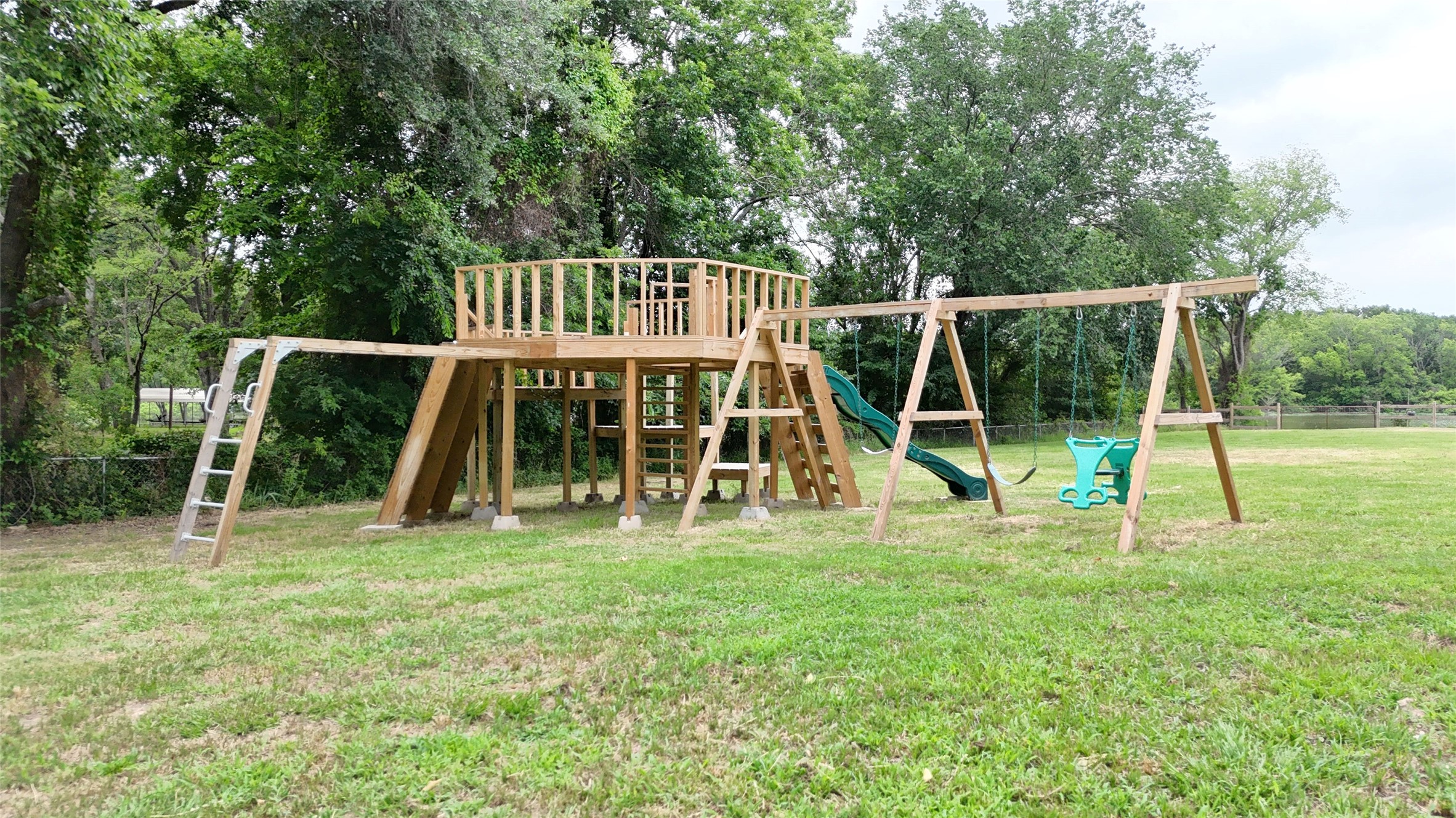 1724 E Crestway Drive West Tawakoni TX 75474