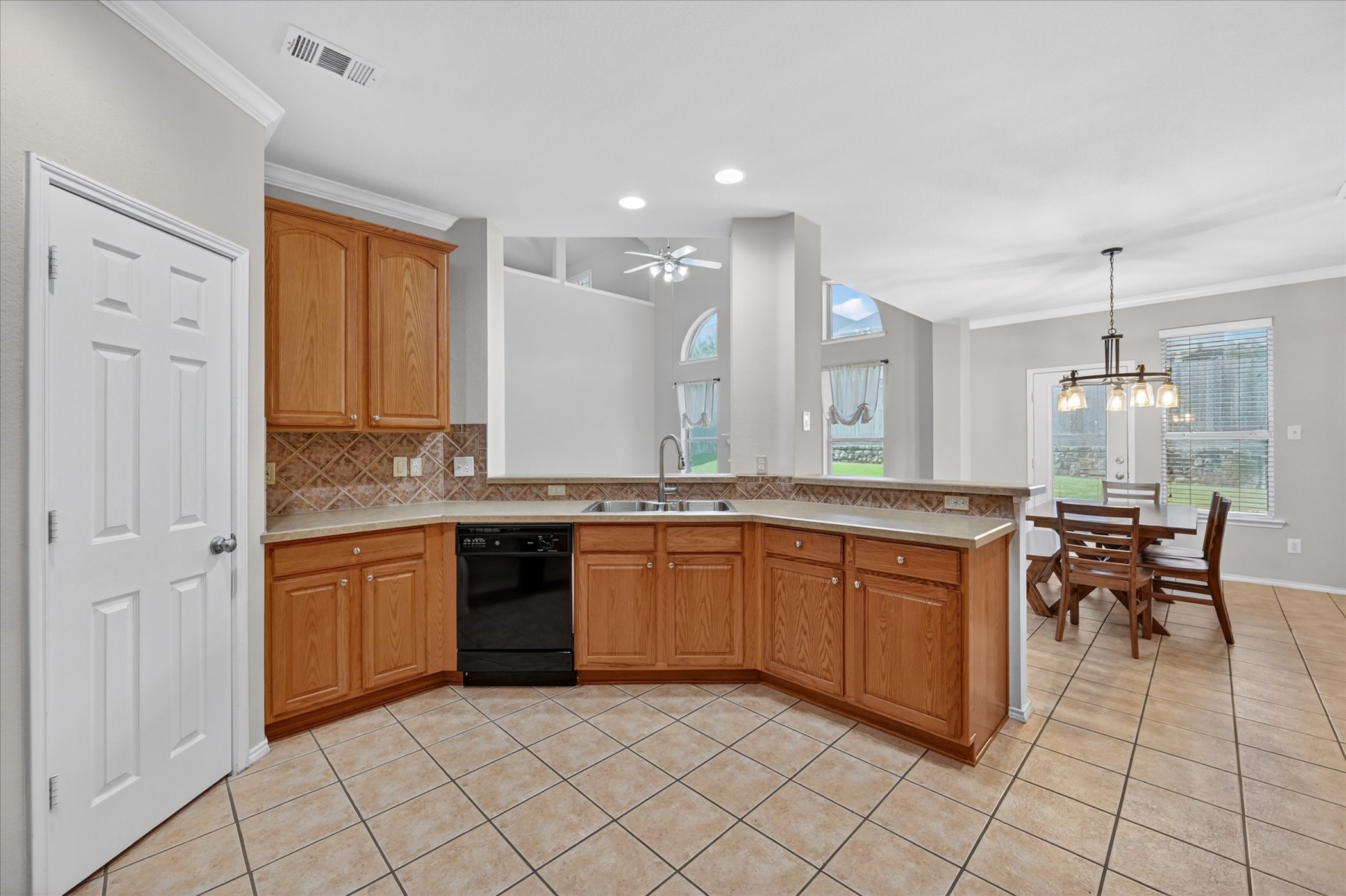 6514 Daisy Drive Arlington TX 76017