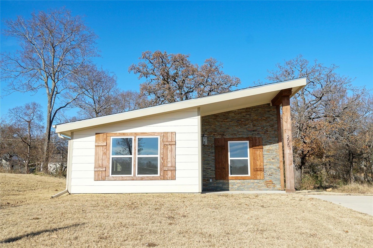 205 Martin Luther King Street Denison TX 75020