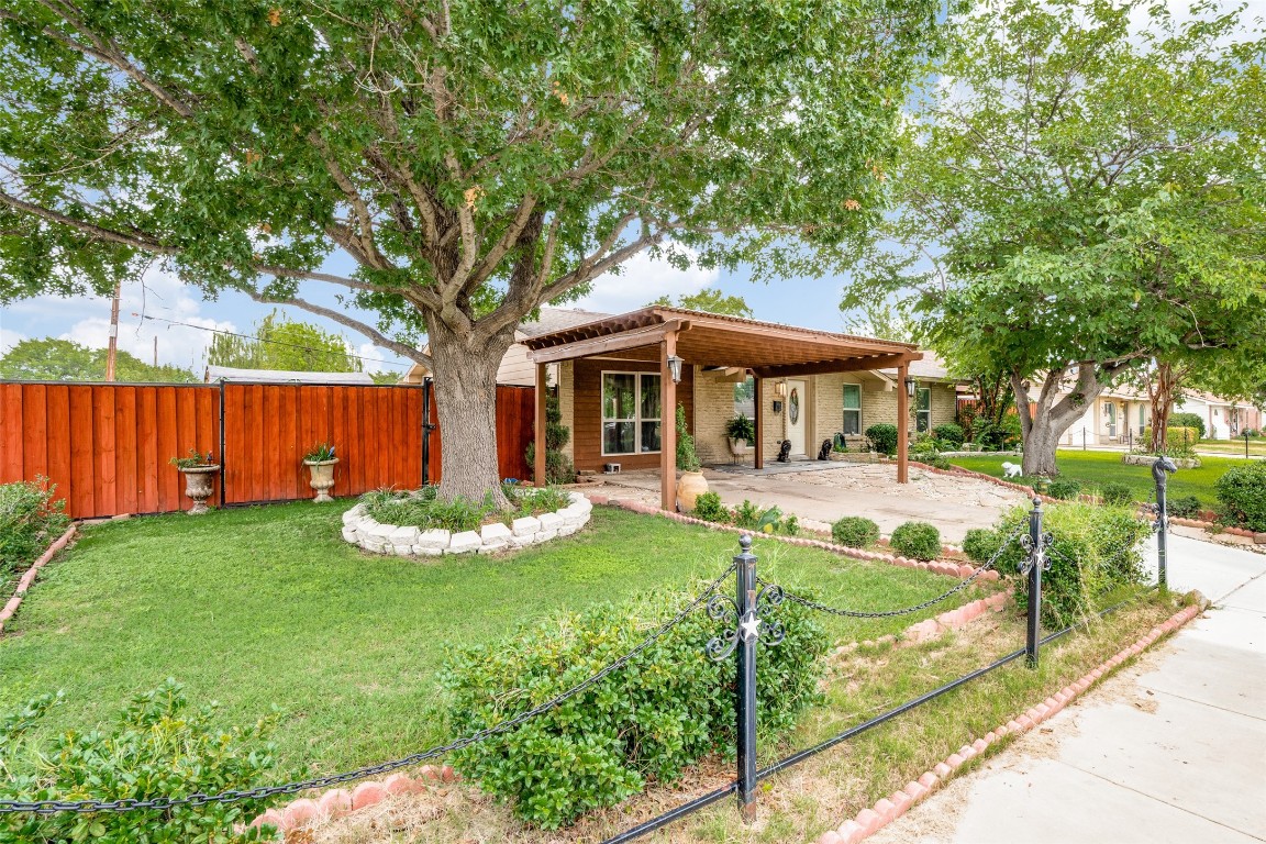 750 W Grenoble Drive Grand Prairie TX 75052