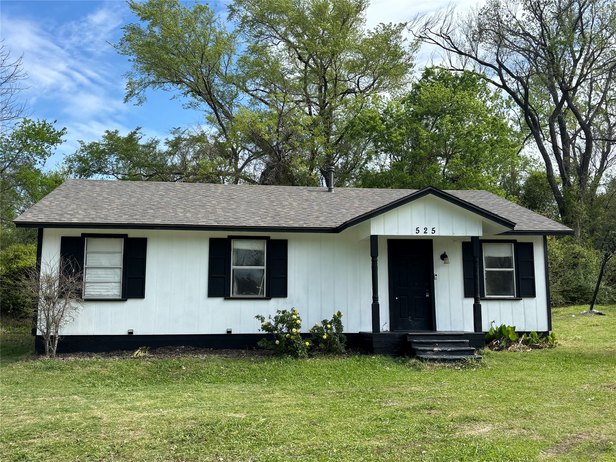 525 W Hickory Street Kaufman TX 75142