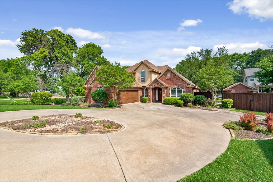312 Leeward Circle Azle TX 76020