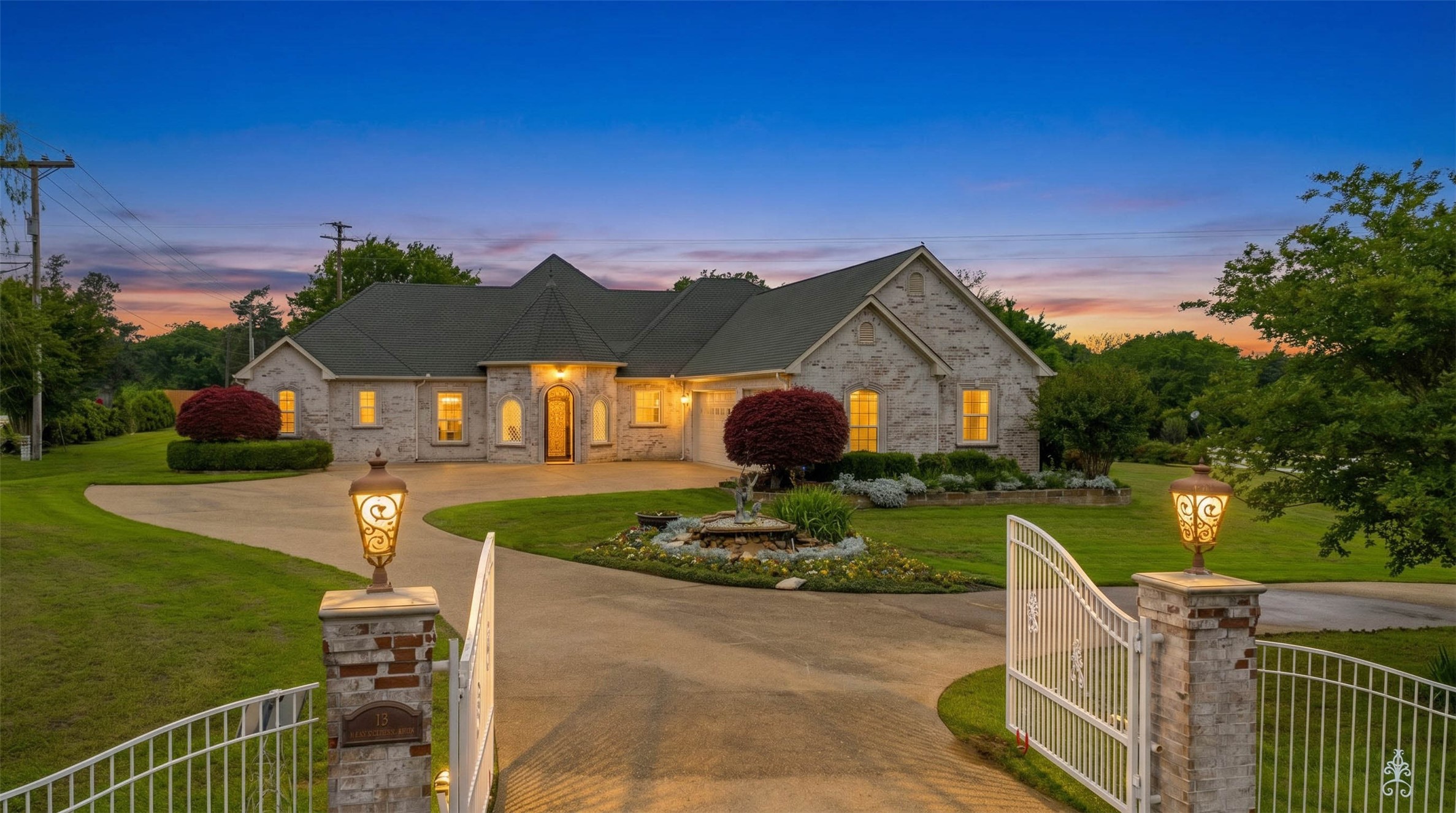 15 W Elmwood Corner Mount Vernon TX 75457