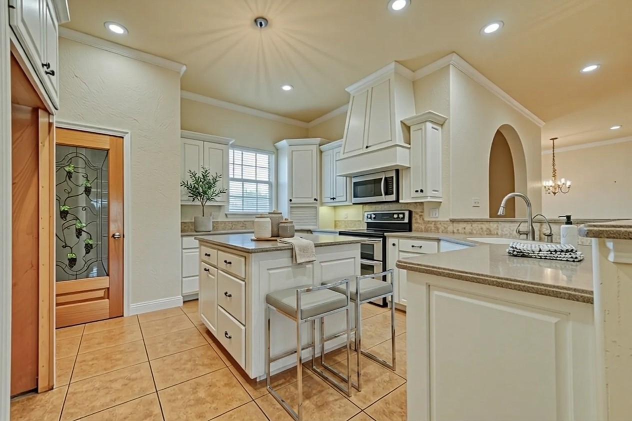 15 W Elmwood Corner Mount Vernon TX 75457