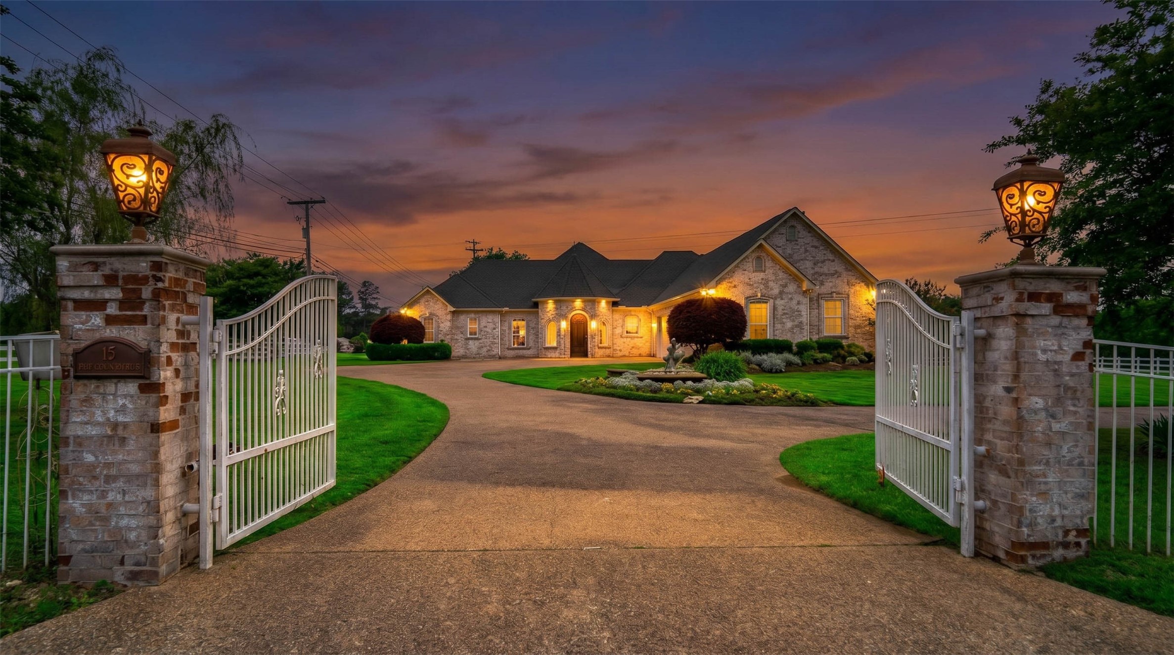 15 W Elmwood Corner Mount Vernon TX 75457