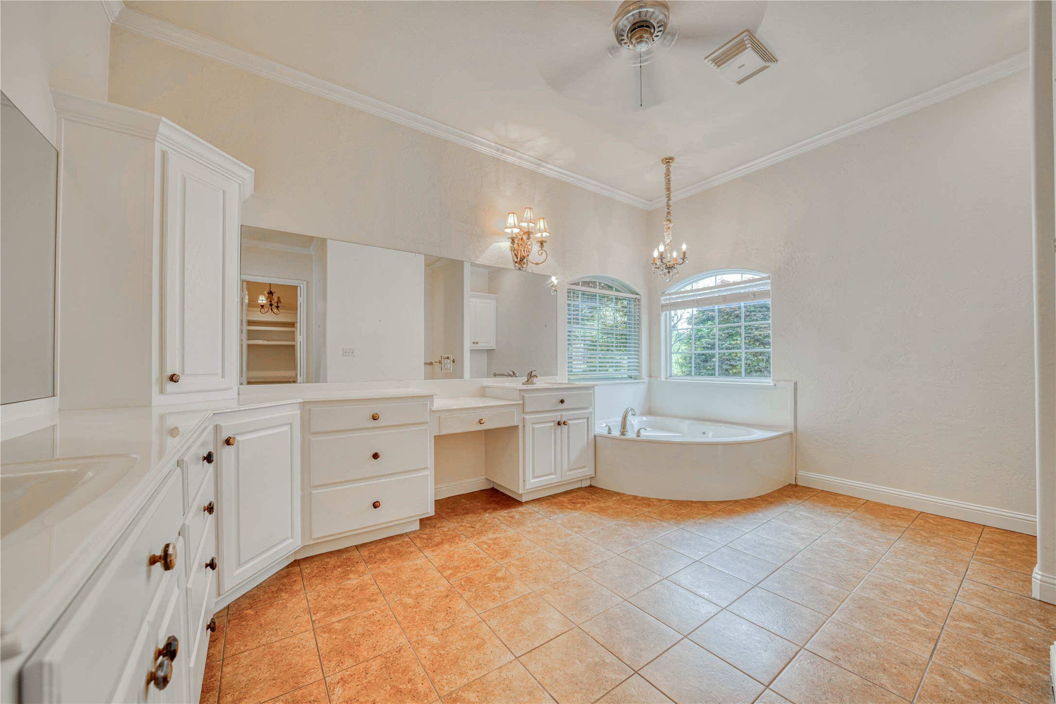 15 W Elmwood Corner Mount Vernon TX 75457