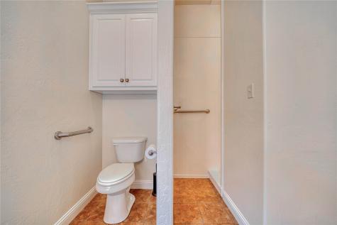 15 W Elmwood Corner Mount Vernon TX 75457