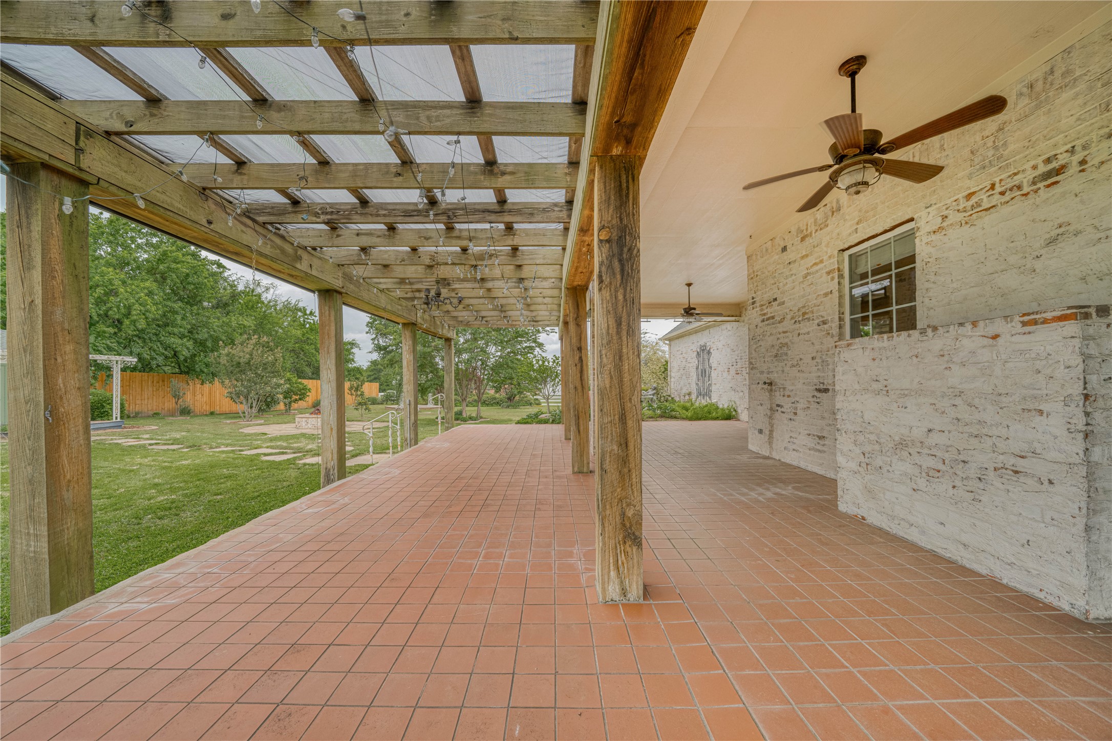 15 W Elmwood Corner Mount Vernon TX 75457