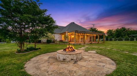 15 W Elmwood Corner Mount Vernon TX 75457