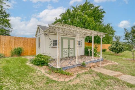 15 W Elmwood Corner Mount Vernon TX 75457