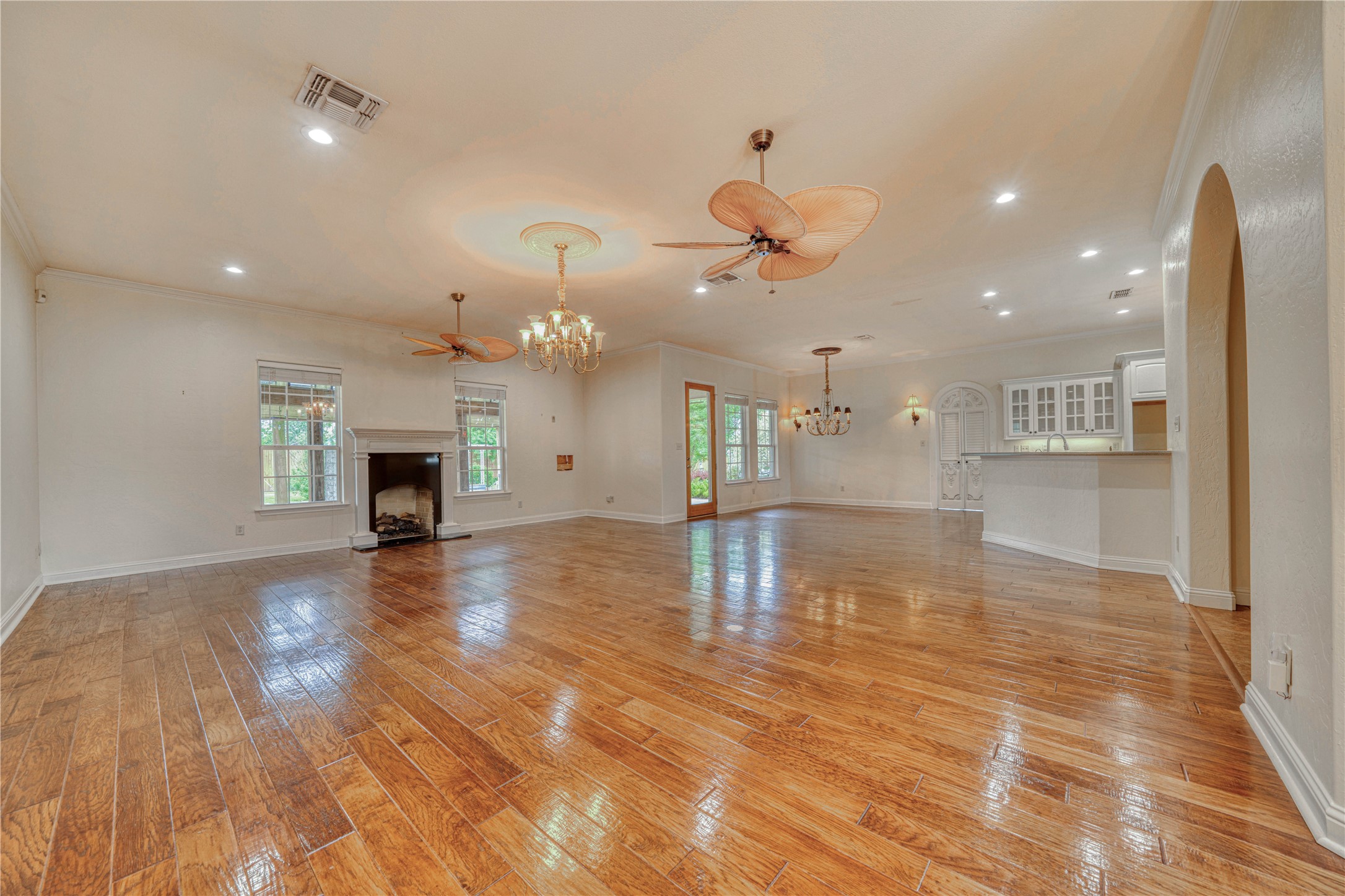 15 W Elmwood Corner Mount Vernon TX 75457