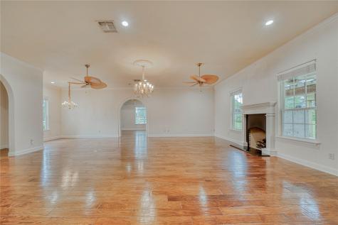 15 W Elmwood Corner Mount Vernon TX 75457