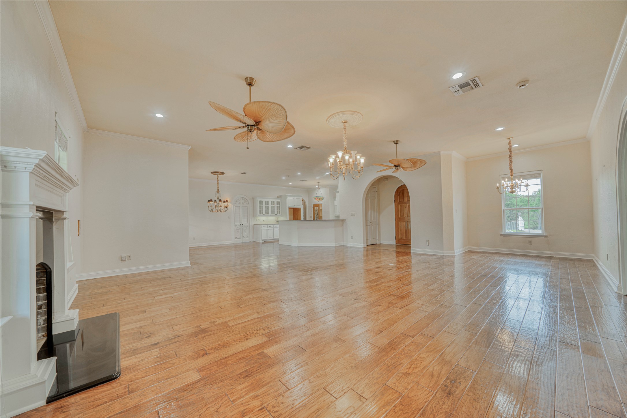 15 W Elmwood Corner Mount Vernon TX 75457
