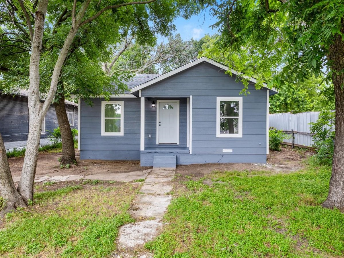 2521 NW Loraine Street Fort Worth TX 76106