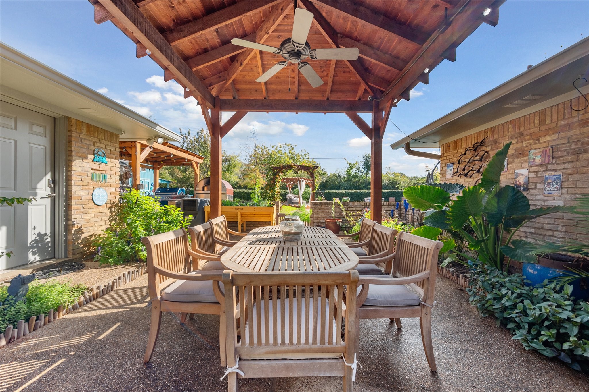 2807 Monties Lane Arlington TX 76015