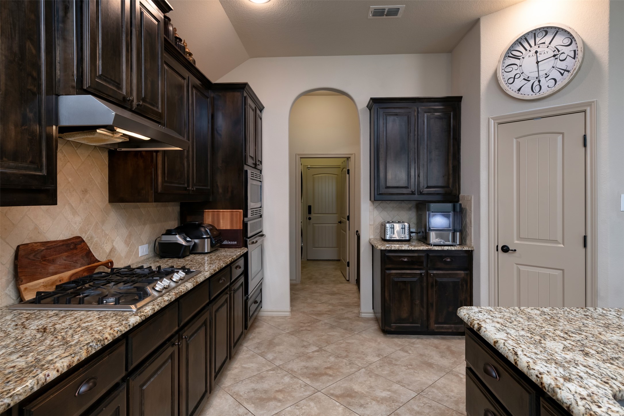 10 Ashlawn Court Edgecliff Village TX 76134