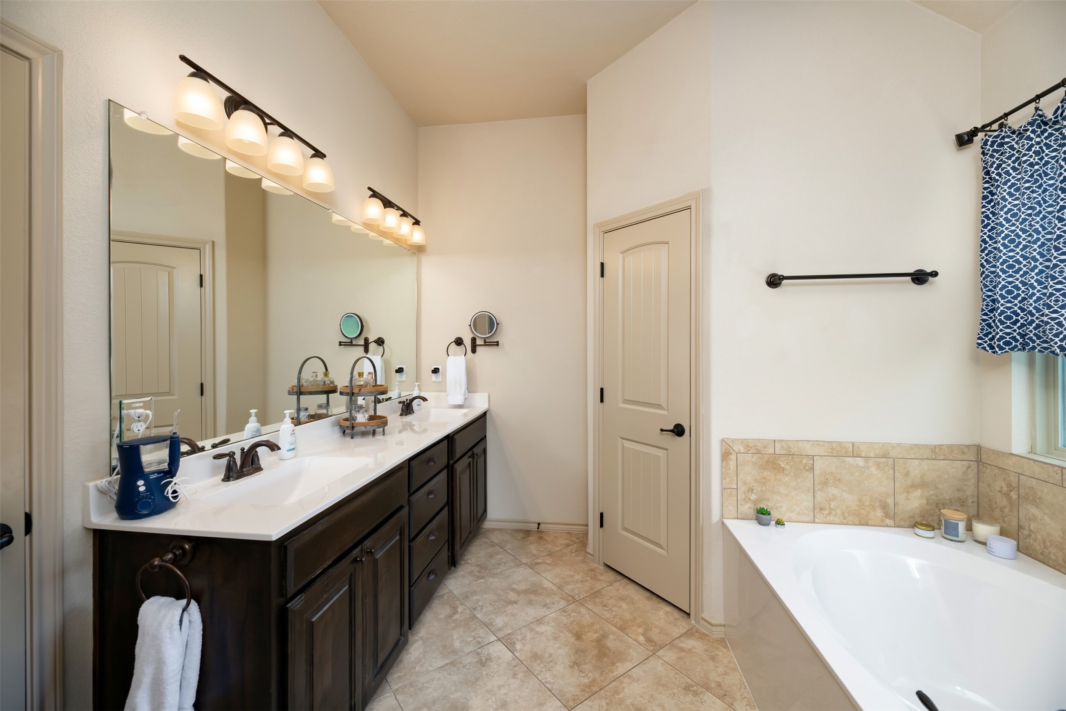 10 Ashlawn Court Edgecliff Village TX 76134