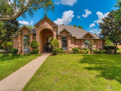 1201 Brook Lane Cleburne TX 76033
